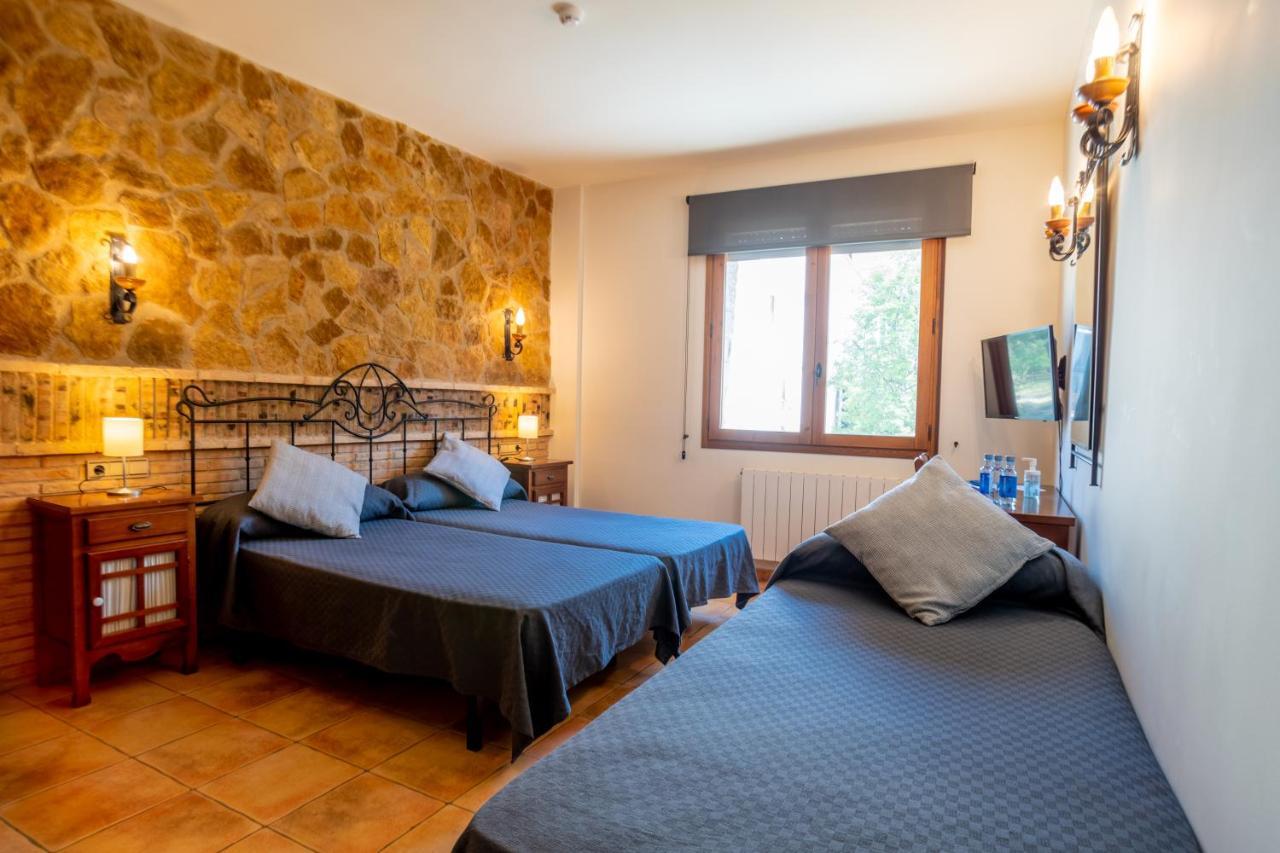 Hostal El Guerrer Todolella Esterno foto